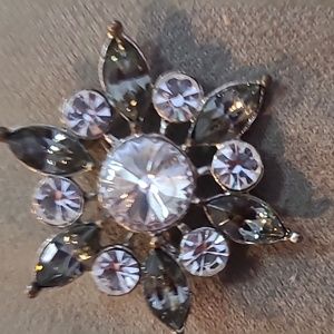 Rhinestone brooch small very pretty